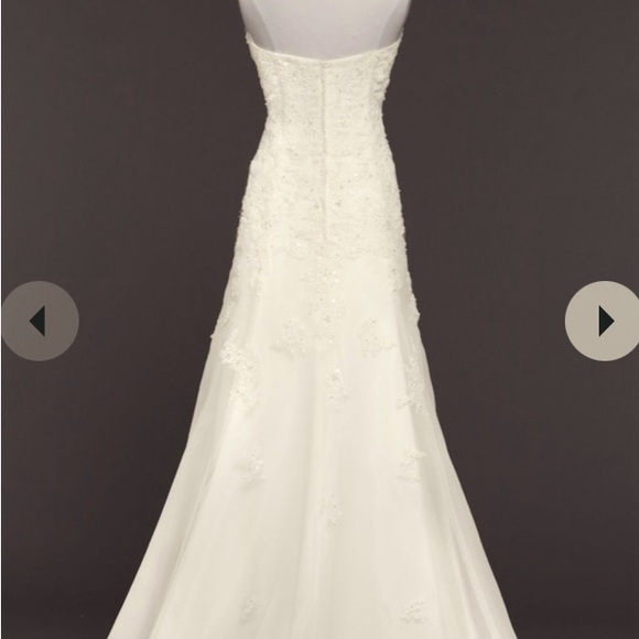 David’s Bridal NWT Sample Ivory Wedding Gown - Picture 2 of 14